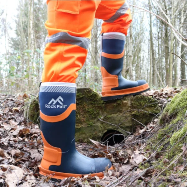 Rock fall RF290 Silt Safety Wellington Boot S5S in use