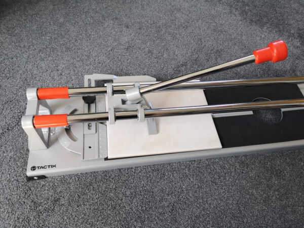 TAC284203 3in1 tile cutter in use 3