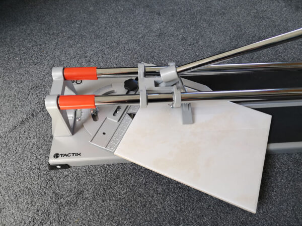 TAC284203 3in1 tile cutter in use 2